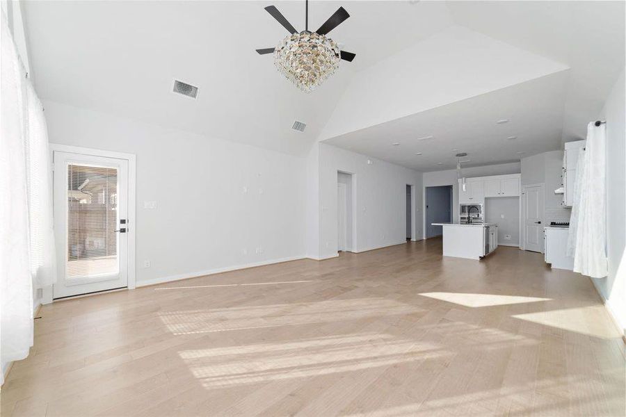 Spacious, unfurnished interior of a new home in Elyson 45' & 70', Katy (Image 16).
