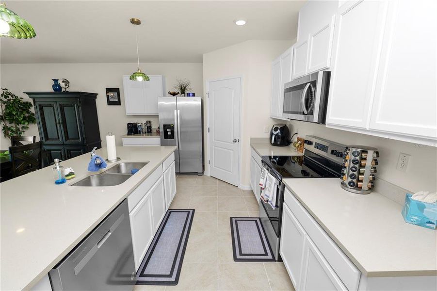 Furnished interior view inside a new home in , Bartow (Image 14).