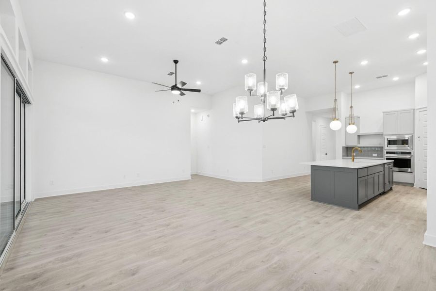 Spacious, unfurnished interior of a new home in ARTAVIA 50' Homesites, Conroe (Image 22).