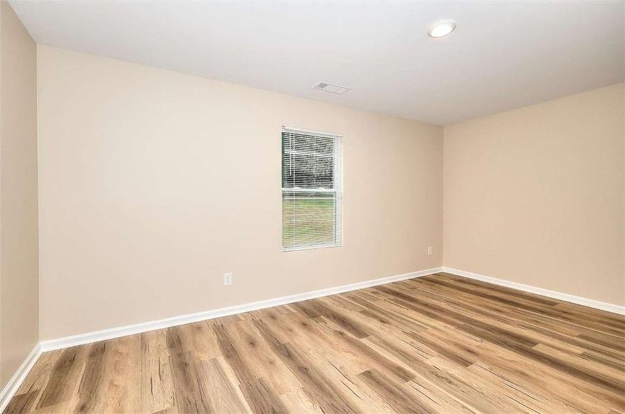 Spacious, unfurnished interior of a new home in , Monroe (Image 26).