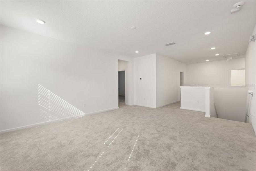 Spacious, unfurnished interior of a new home in , Orlando (Image 31).