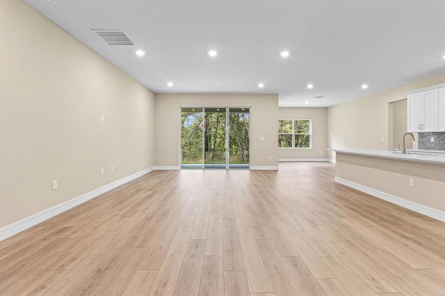 Spacious, unfurnished interior of a new home in , Ocala (Image 17).