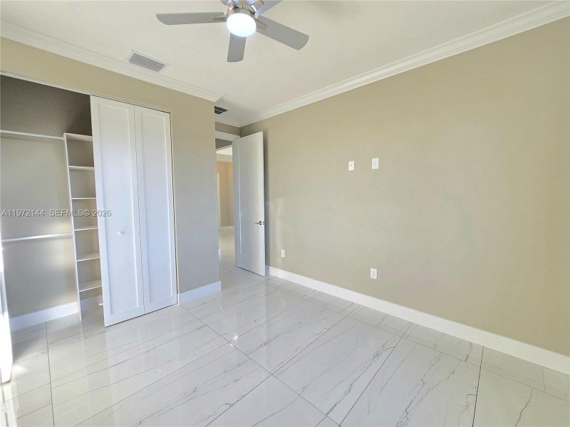Spacious, unfurnished interior of a new home in , Lehigh Acres (Image 27).