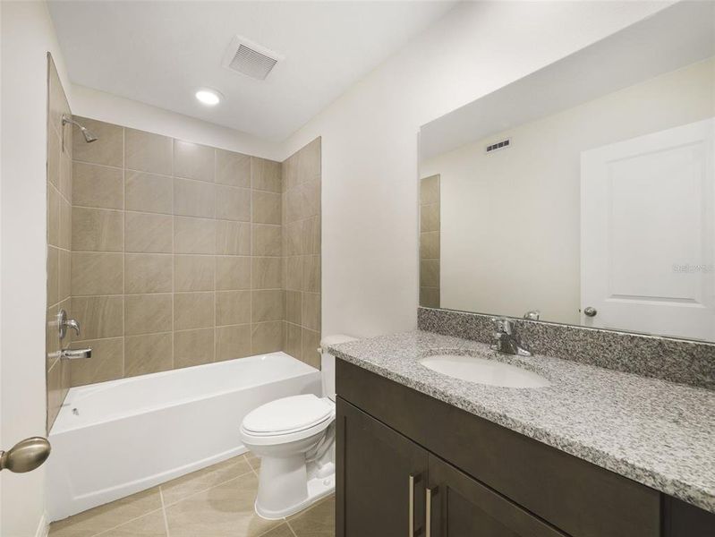 Furnished interior view inside a new home in Towns at Greenleaf, Oviedo (Image 6).