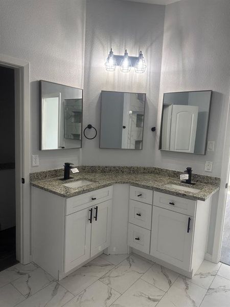 Furnished interior view inside a new home in , Granbury (Image 5). Furnished interior view inside a new home in , Granbury (Image 5).