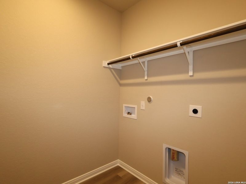 Spacious, unfurnished interior of a new home in Paloma Park, Converse (Image 27).