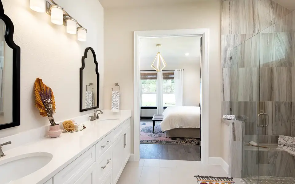 Furnished interior view inside a new home in Kissing Tree, San Marcos (Image 3).