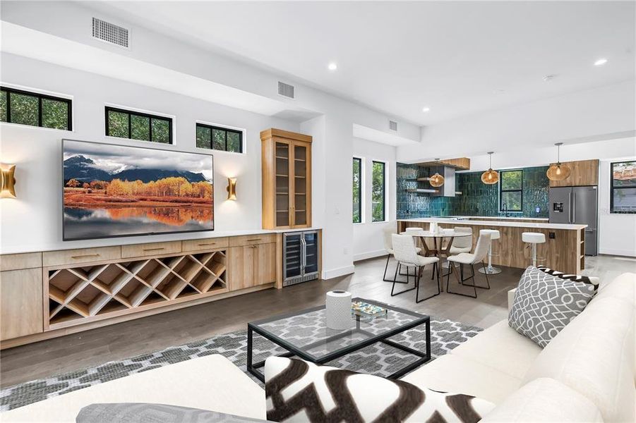 Image 53 of a home in East Oak Townhomes.