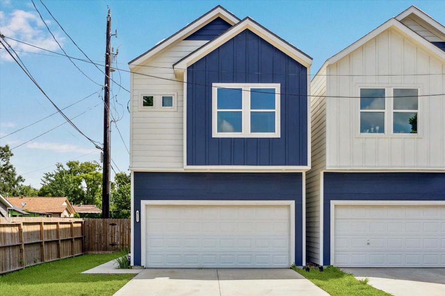 Exterior Front with Impressive Elevation Exterior Front with Impressive Elevation