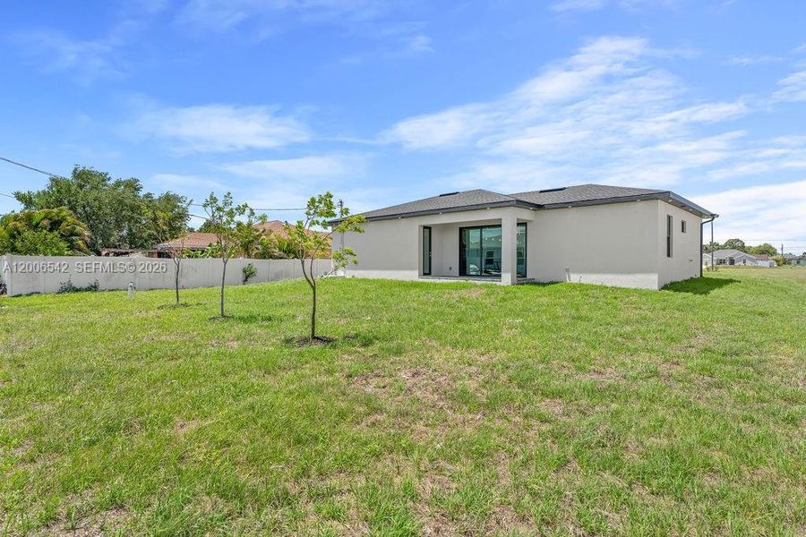 Exterior details and patio area of a home in , Cape Coral (Image 4).