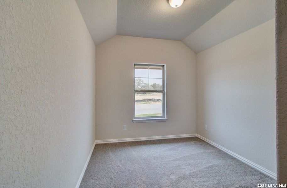 Spacious, unfurnished interior of a new home in Meyer Ranch - Enclave, New Braunfels (Image 18).