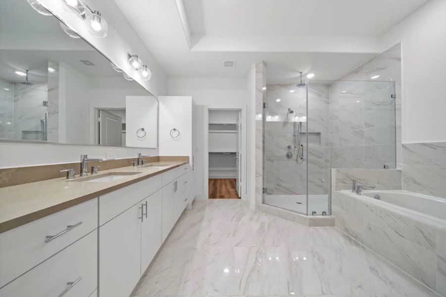 Representative furnished interior of a home built from the The Amy by Riverway Homes in Sherwood Oak Gardens, Houston (Image 7). Representative furnished interior of a home built from the The Amy by Riverway Homes in Sherwood Oak Gardens, Houston (Image 7).