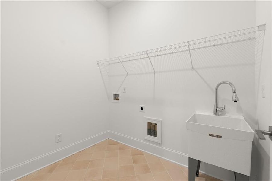 Spacious, unfurnished interior of a new home in , Kennesaw (Image 40).