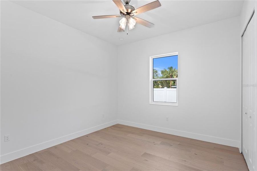 Spacious, unfurnished interior of a new home in , Sarasota (Image 21).