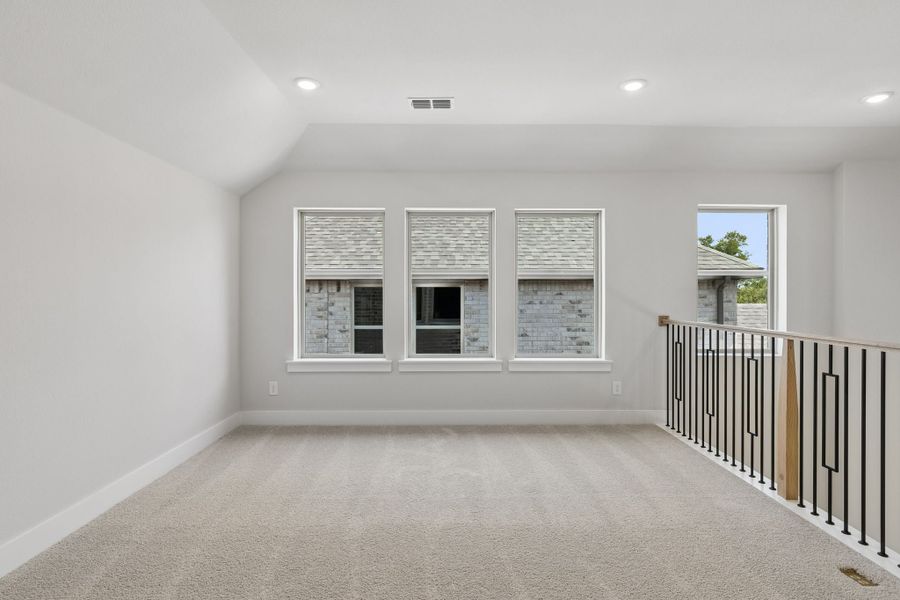 Spacious, unfurnished interior of a new home in Painted Tree Lakeside, McKinney (Image 26).
