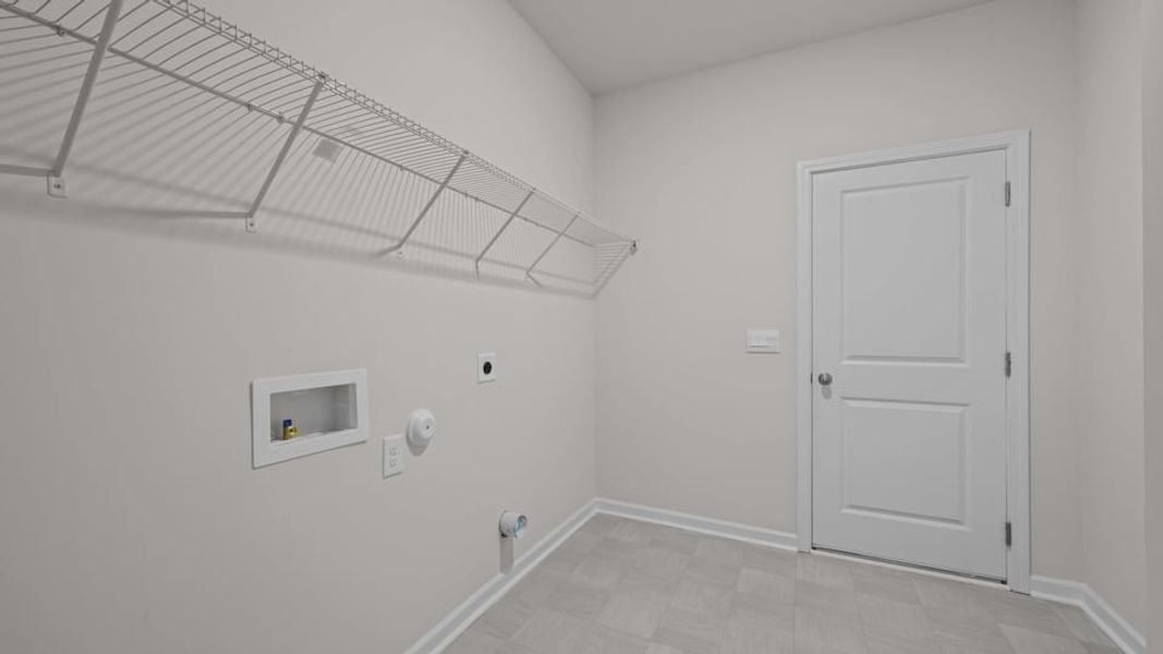 Spacious, unfurnished interior of a new home in Cambridge Park, Mebane (Image 15).