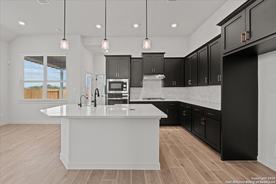 Furnished interior view inside a new home in Stream Waters, Seguin (Image 12). Furnished interior view inside a new home in Stream Waters, Seguin (Image 12).