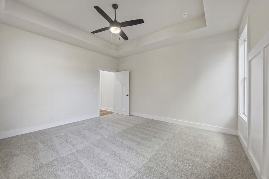 Spacious, unfurnished interior of a new home in , Hartwell (Image 19).