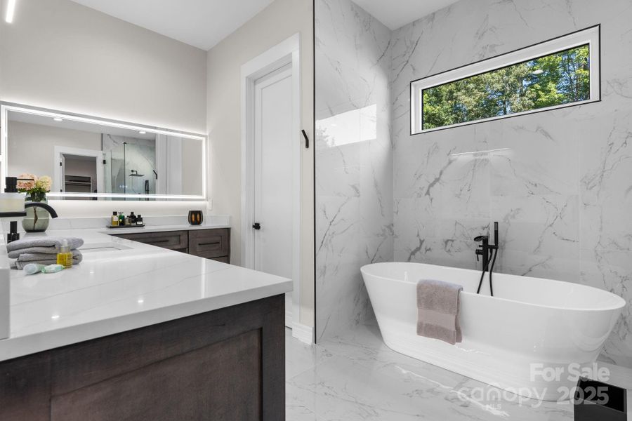 Furnished interior view inside a new home in , Terrell (Image 6).