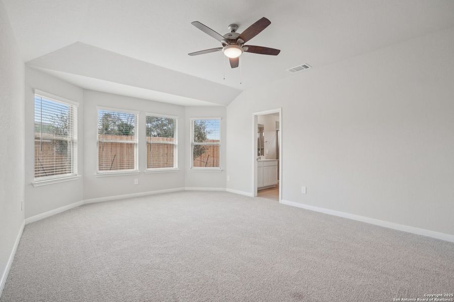 Spacious, unfurnished interior of a new home in Royal Crest, San Antonio (Image 40). Spacious, unfurnished interior of a new home in Royal Crest, San Antonio (Image 40).