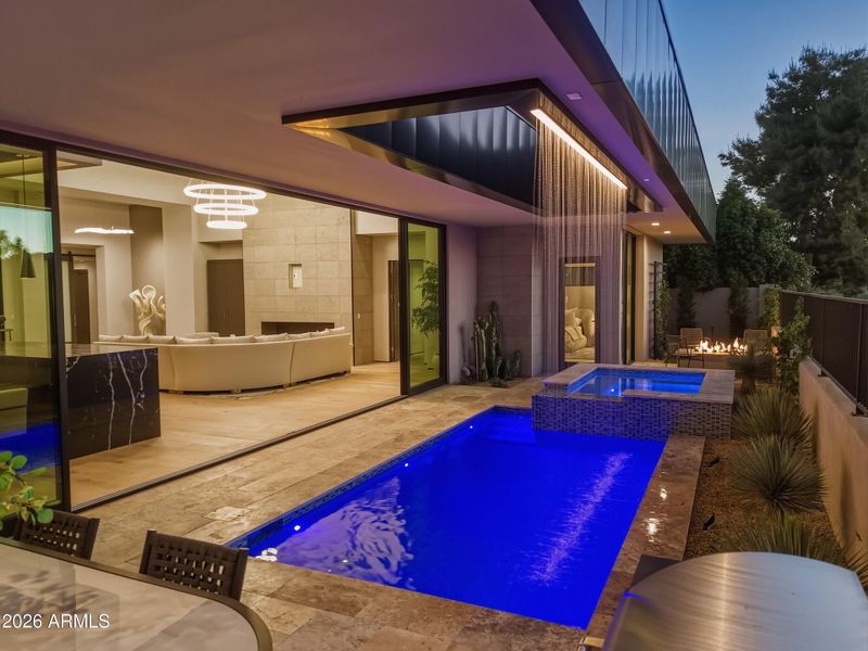 068_Cascading Pool Spa 068_Cascading Pool Spa