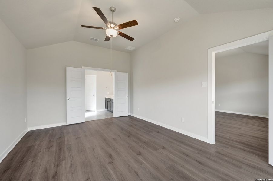Spacious, unfurnished interior of a new home in Winding Brook, San Antonio (Image 22). Spacious, unfurnished interior of a new home in Winding Brook, San Antonio (Image 22).