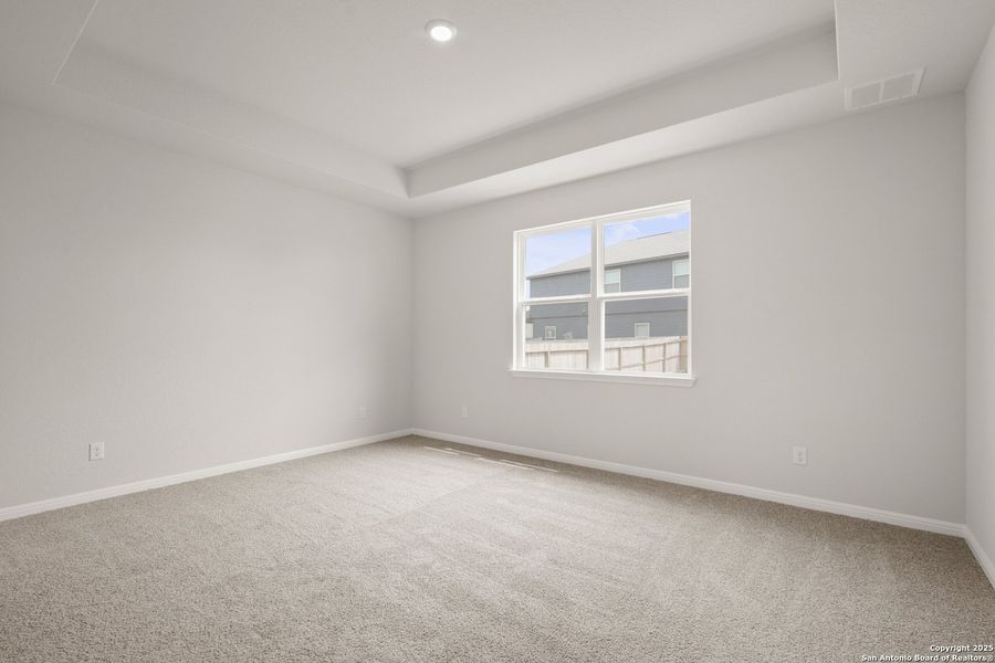 Spacious, unfurnished interior of a new home in Cinco Lakes, San Antonio (Image 25). Spacious, unfurnished interior of a new home in Cinco Lakes, San Antonio (Image 25).