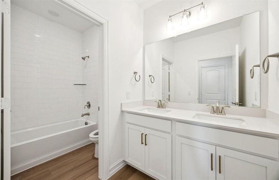 Spacious secondary bathroom