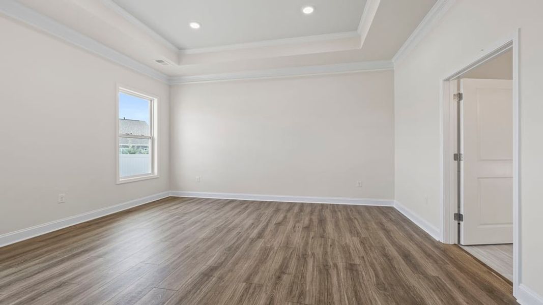 Spacious, unfurnished interior of a new home in Cottonwood Ridge, Piedmont (Image 24).