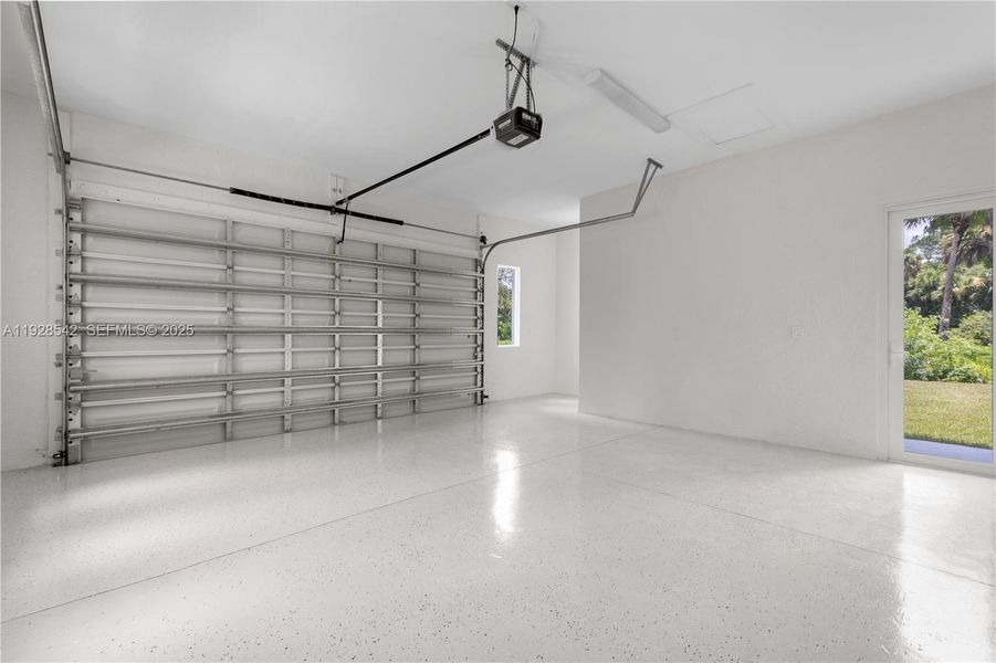 Spacious, unfurnished interior of a new home in , Naples (Image 28). Spacious, unfurnished interior of a new home in , Naples (Image 28).