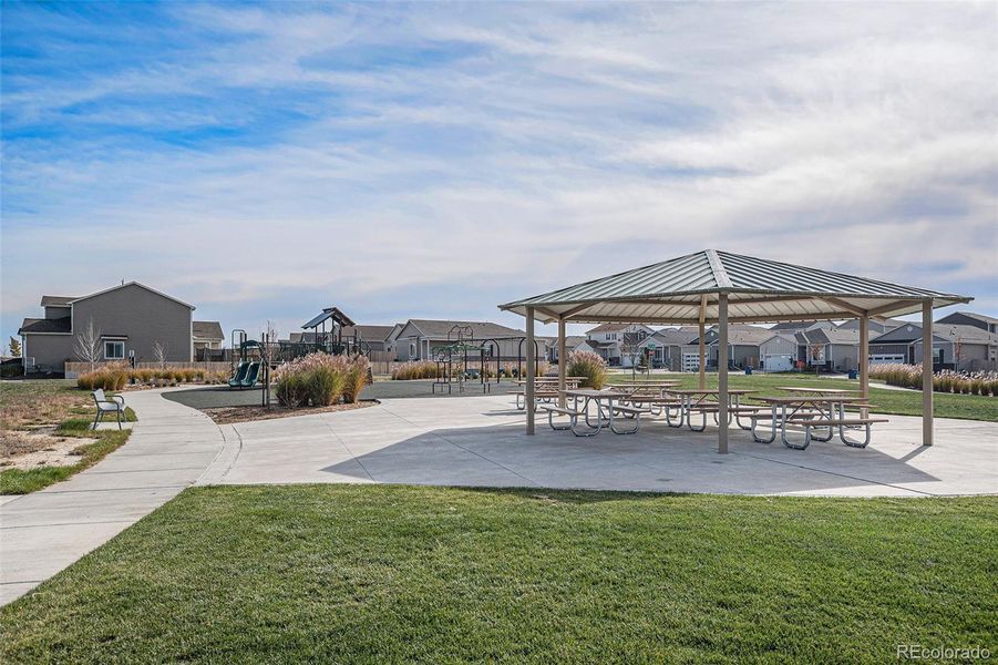Community amenities in Second Creek Farm, Commerce City (Image 17).