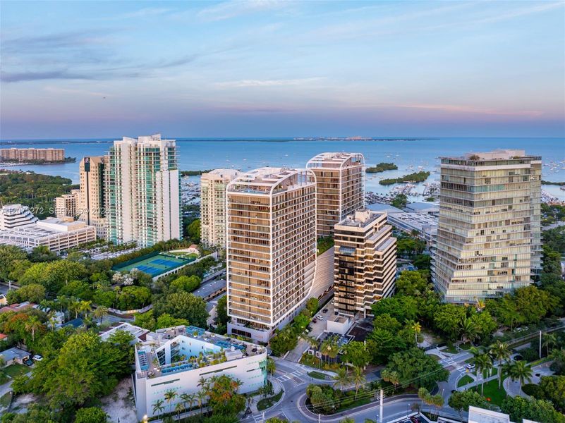 Condo located in Miami, FL showcasing its design and architecture (Image 4). Condo located in Miami, FL showcasing its design and architecture (Image 4).