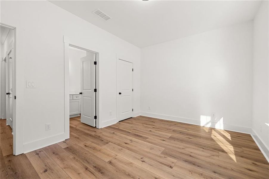 Spacious, unfurnished interior of a new home in , Sugar Hill (Image 24).