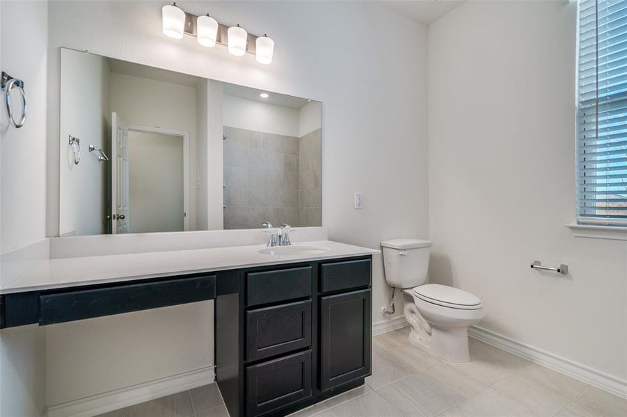 Furnished interior view inside a new home in Heartland Signature, Crandall (Image 9).
