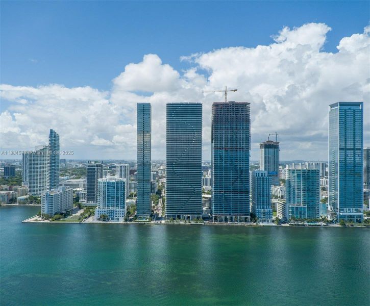 Condo located in Miami, FL showcasing its design and architecture (Image 3). Condo located in Miami, FL showcasing its design and architecture (Image 3).