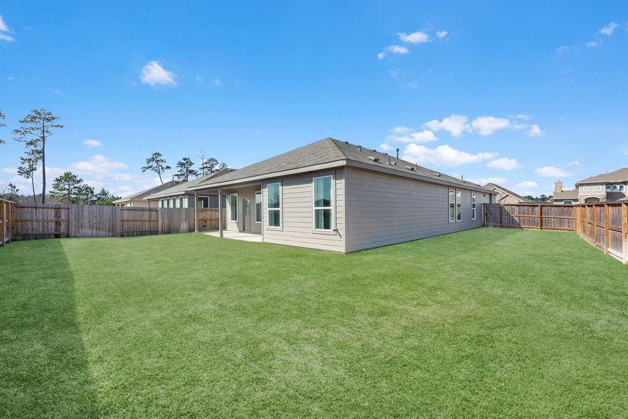 Exterior details and patio area of a home in Grand Oaks Reserve, Cleveland (Image 3).
