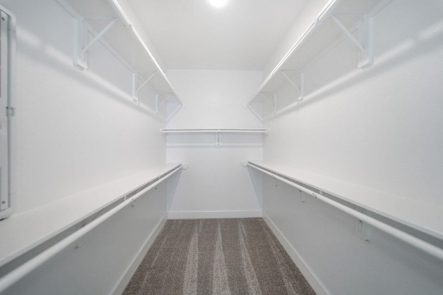 Spacious, unfurnished interior of a new home in Sunterra Lakes, Brookshire (Image 26).