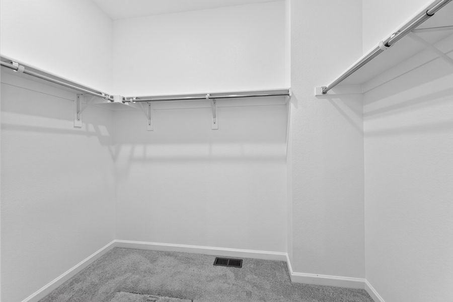 Spacious, unfurnished interior of a new home in Trailstone, Arvada (Image 16).