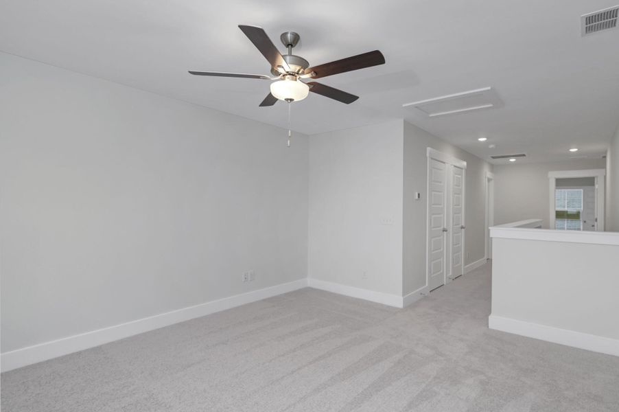 Spacious, unfurnished interior of a new home in Ashton Lakes, Lexington (Image 32).