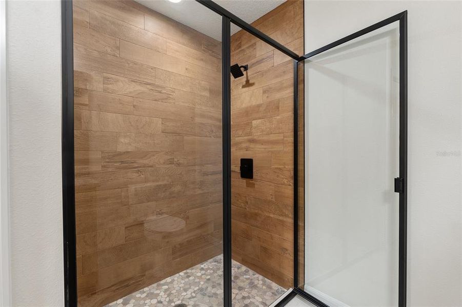 Close-up of interior finishes inside a home in , Dunnellon (Image 18).