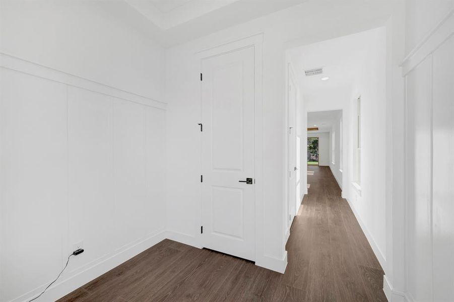 Spacious, unfurnished interior of a new home in Heath Golf & Yacht Villas, Heath (Image 36).