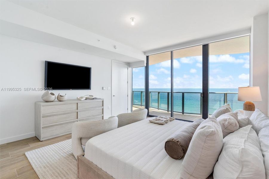 Furnished interior view inside a new home in , Pompano Beach (Image 15).