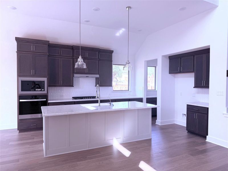 Light & Bright Open Concept Kitchen