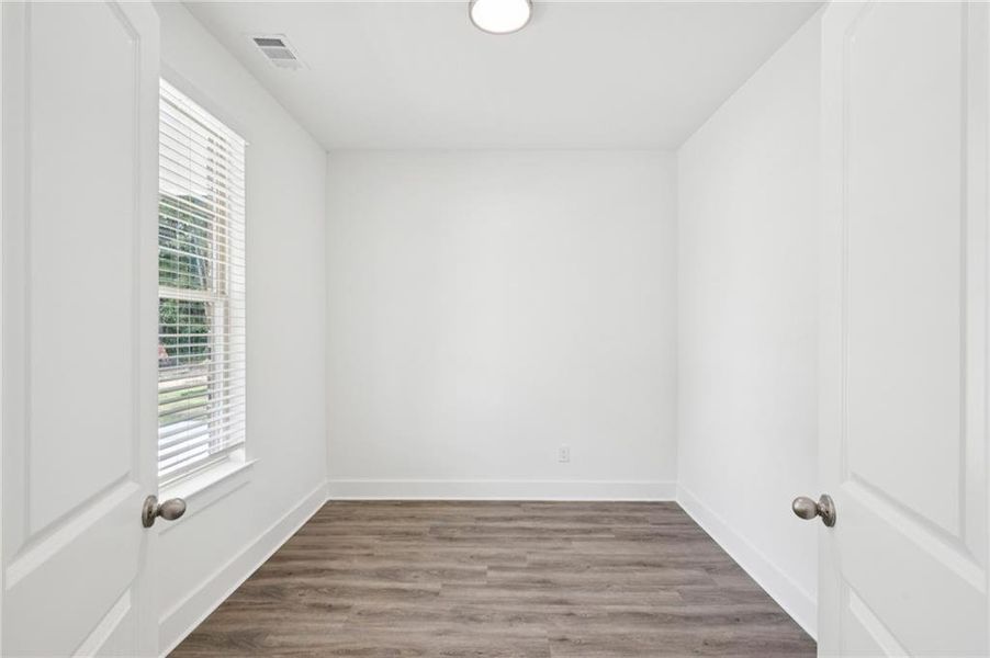 Spacious, unfurnished interior of a new home in , Atlanta (Image 16).