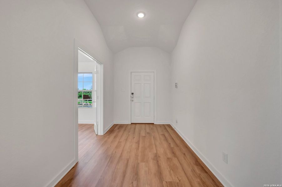 Spacious, unfurnished interior of a new home in Cinco Lakes, San Antonio (Image 20). Spacious, unfurnished interior of a new home in Cinco Lakes, San Antonio (Image 20).