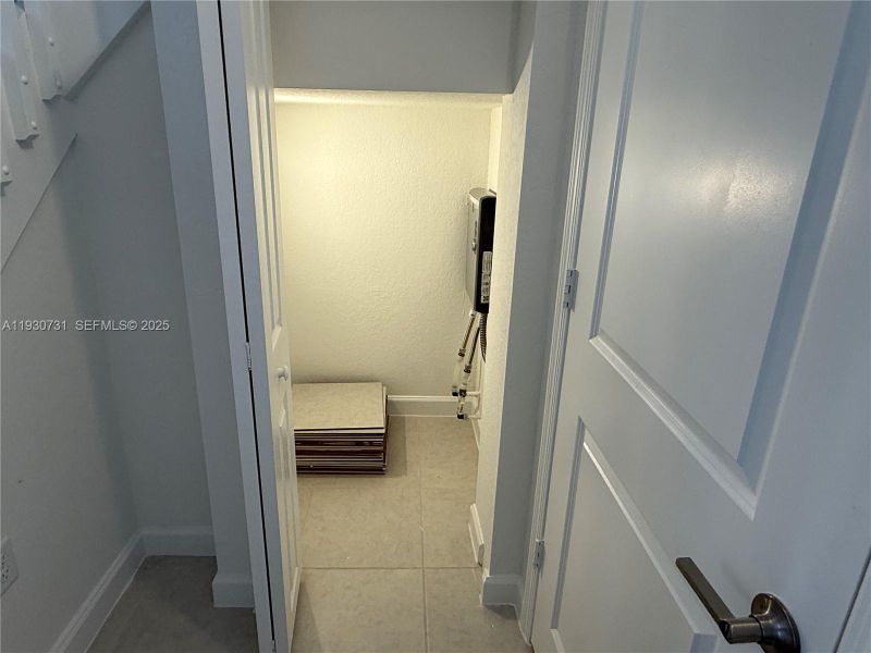 Image 28 of a home in .