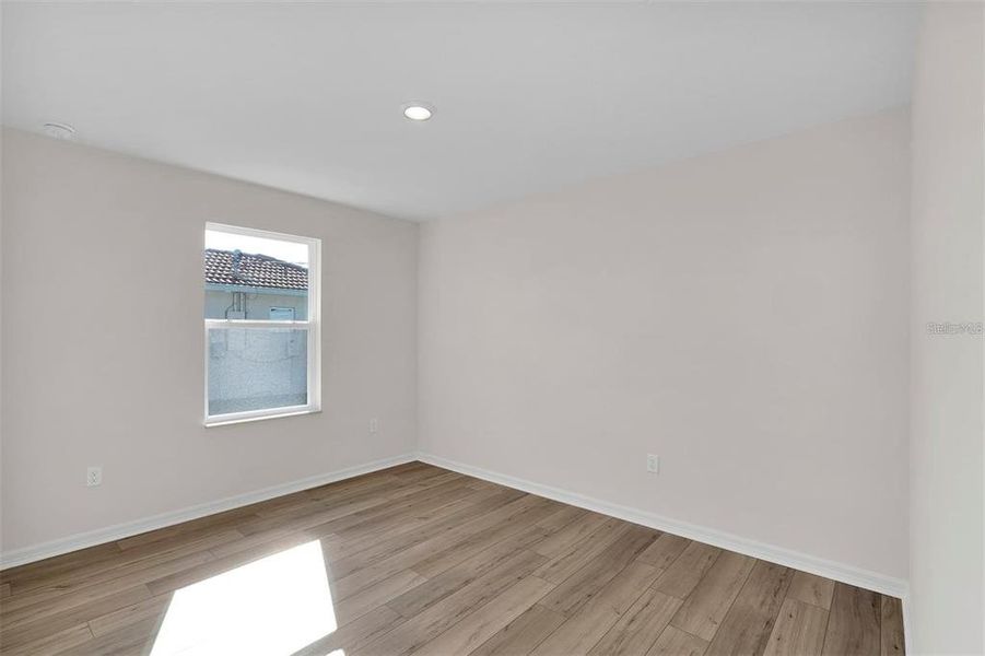 Spacious, unfurnished interior of a new home in , Ocala (Image 10).