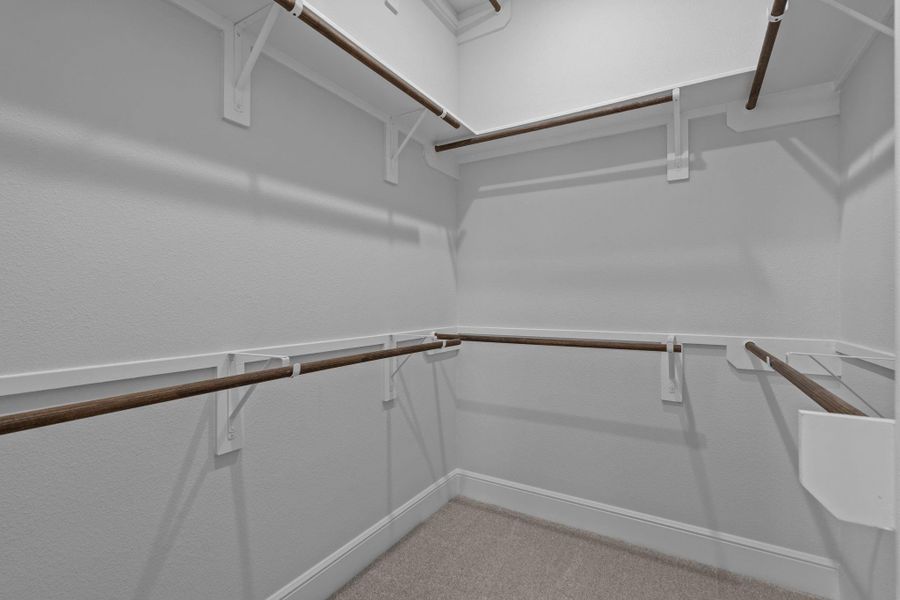 Spacious, unfurnished interior of a new home in Valencia 70', Manvel (Image 31).