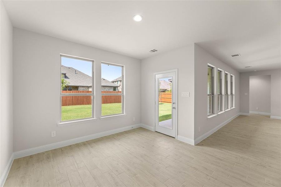 1111 Worthington-Dining-1