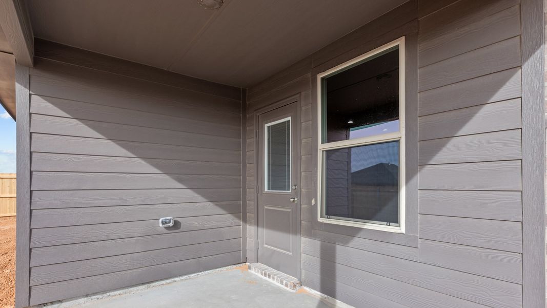 Image 6 representing the TEXAS CALI by D.R. Horton in Homestead at Parks Bell Ranch, Odessa, TX.